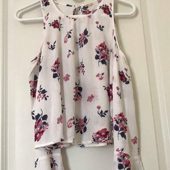 White blouse - Picture 3 of 4